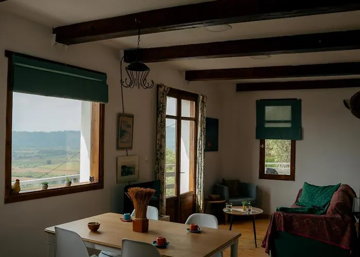 Great Escape Olympia Апартаменты